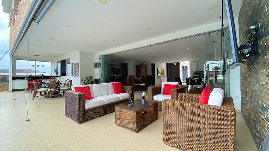 Casa de 7 alcobas en venta en Ruitoque Condominio, Floridablanca, 600 m² · foto 16 de 19