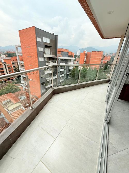Apartamento de 5 alcobas en venta en Laureles, Medellín, 158 m² · foto 19 de 21