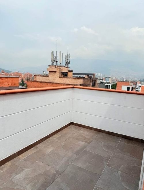 Apartamento de 5 alcobas en venta en Laureles, Medellín, 158 m² · foto 20 de 21