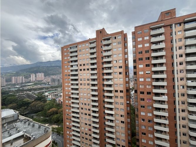 Apartamento de 3 alcobas en venta en Zona Industrial 1, Bello, 82 m² · foto 9 de 22