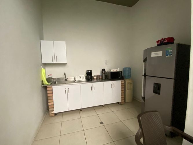 Casa de 14 alcobas en venta en Centenario, Cali, 320 m² · foto 20 de 23