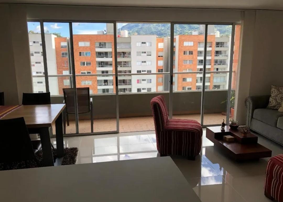 Apartamento en venta en Suramerica, La Estrella · foto 9 de 24