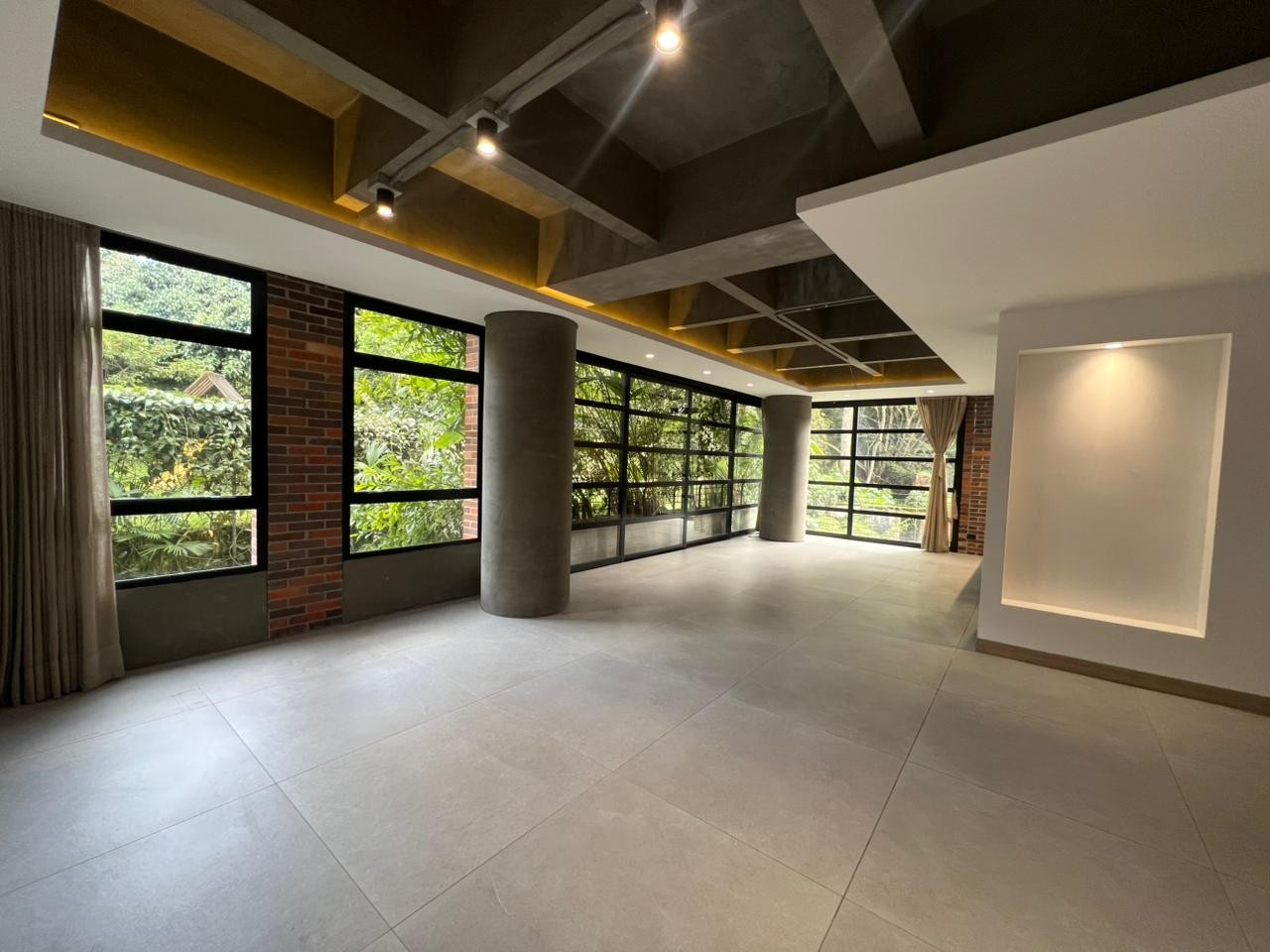 Apartamento en arriendo en El Campestre, Medellín · foto 2 de 23