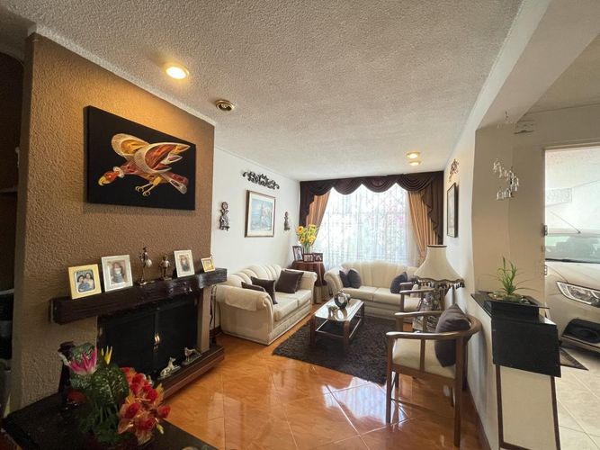 Casa de 4 alcobas en venta en Morato, Bogotá, 183 m² · foto 2 de 18