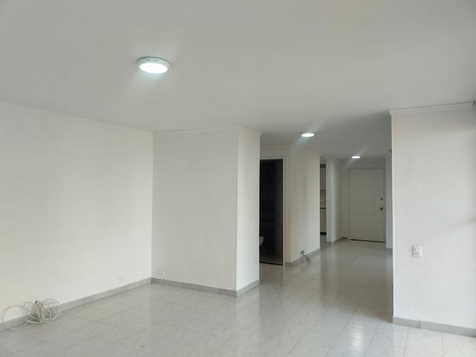 Apartamento de 3 alcobas en arriendo en El Poblado, Medellín, 230 m² · foto 9 de 16