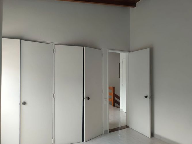 Apartamento de 3 alcobas en arriendo en El Poblado, Medellín, 230 m² · foto 10 de 16