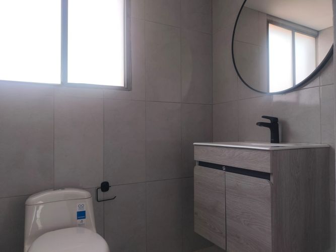 Apartamento de 3 alcobas en arriendo en El Poblado, Medellín, 230 m² · foto 15 de 16