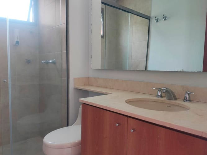 Apartamento de 3 alcobas en arriendo en El Poblado, Medellín, 128 m² · foto 16 de 16