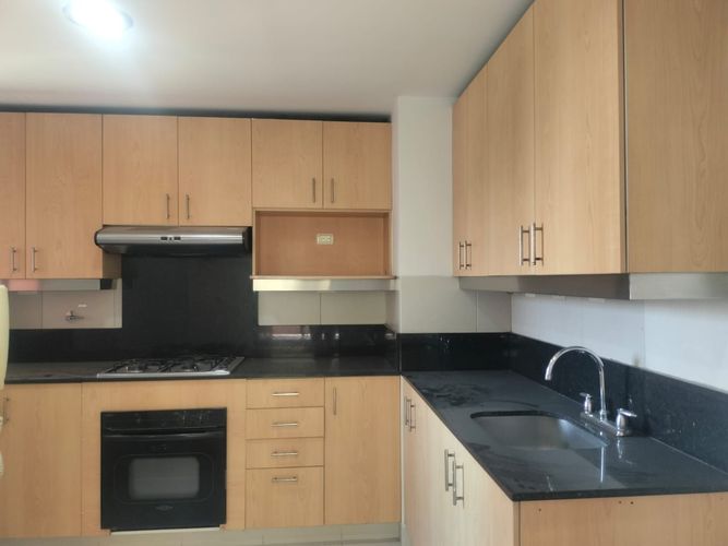 Apartamento de 3 alcobas en arriendo en El Poblado, Medellín, 128 m² · foto 4 de 16