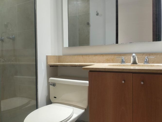 Apartamento de 3 alcobas en arriendo en El Poblado, Medellín, 128 m² · foto 15 de 16