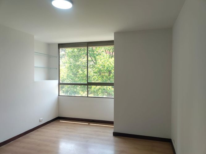 Apartamento de 3 alcobas en arriendo en El Poblado, Medellín, 128 m² · foto 9 de 16