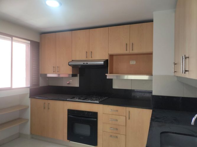 Apartamento de 3 alcobas en arriendo en El Poblado, Medellín, 128 m² · foto 5 de 16