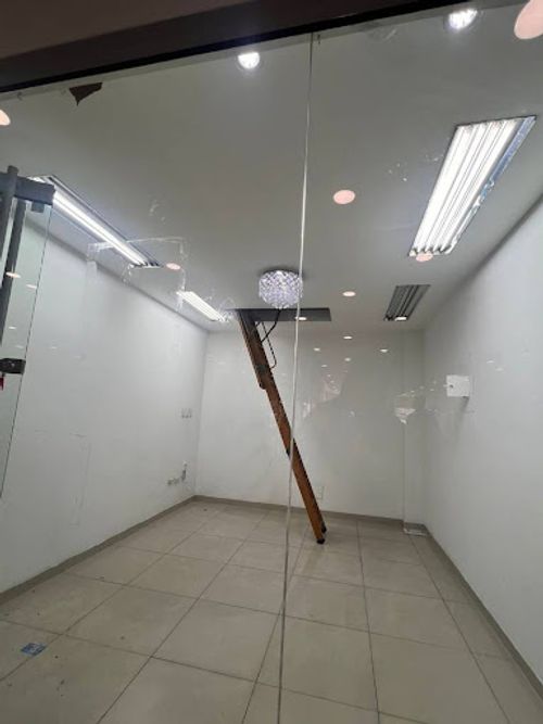 Local en arriendo en Jardin Botanico, Medellín, 14 m² · foto 13 de 24