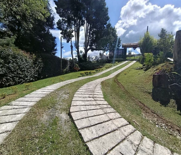 Casa de 6 alcobas en venta en Guarne, 275 m² · foto 3 de 10