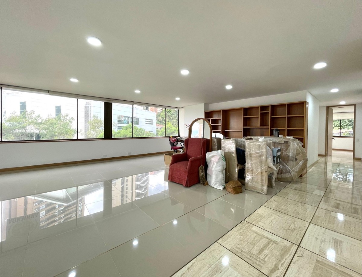 Apartamento en arriendo en El Poblado, Medellín · foto 4 de 24