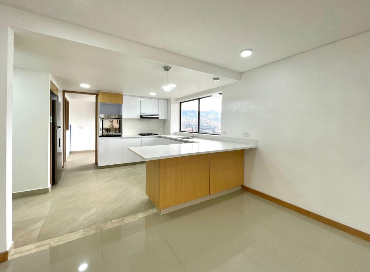 Apartamento en arriendo en El Poblado, Medellín · foto 6 de 24