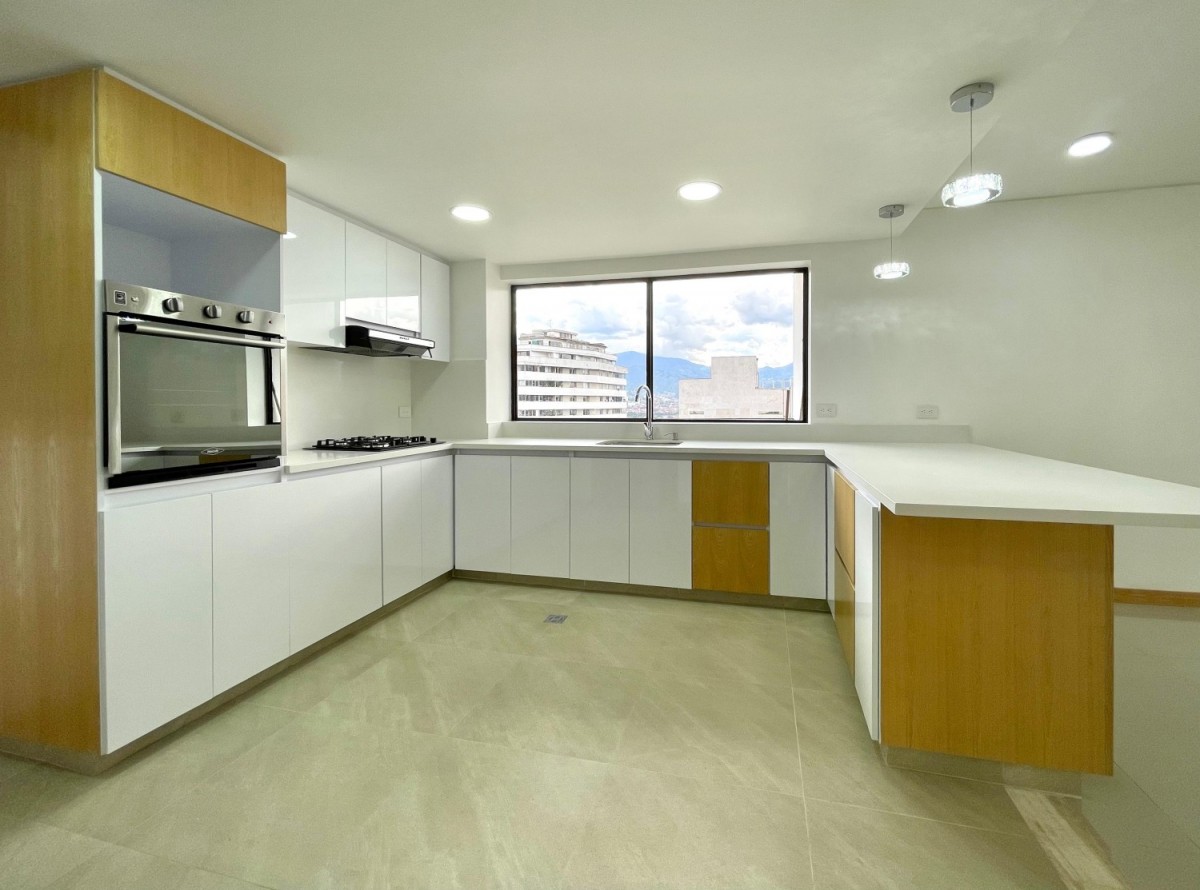 Apartamento en arriendo en El Poblado, Medellín · foto 7 de 24