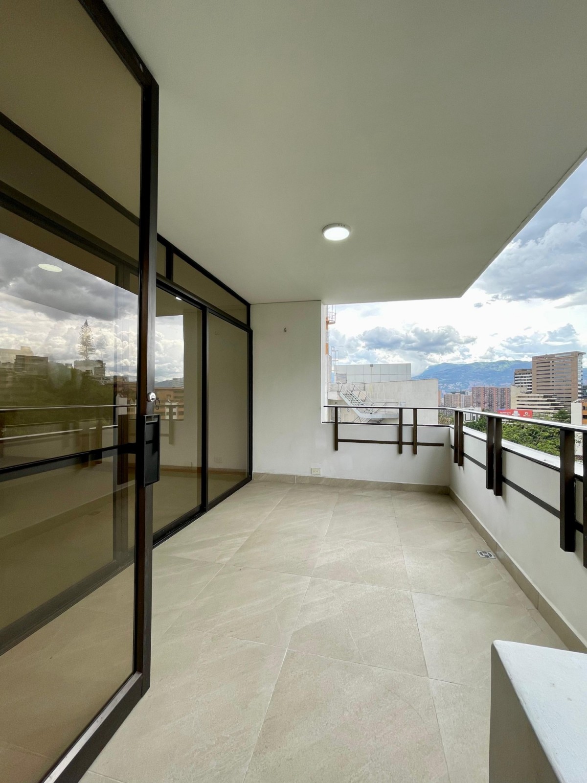 Apartamento en arriendo en El Poblado, Medellín · foto 10 de 24