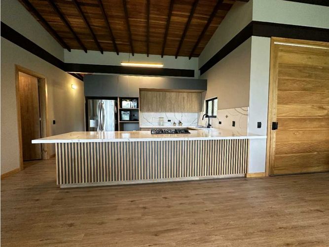 Casa de 3 alcobas en venta en Pantanillo, El Retiro, 255 m² · foto 2 de 18
