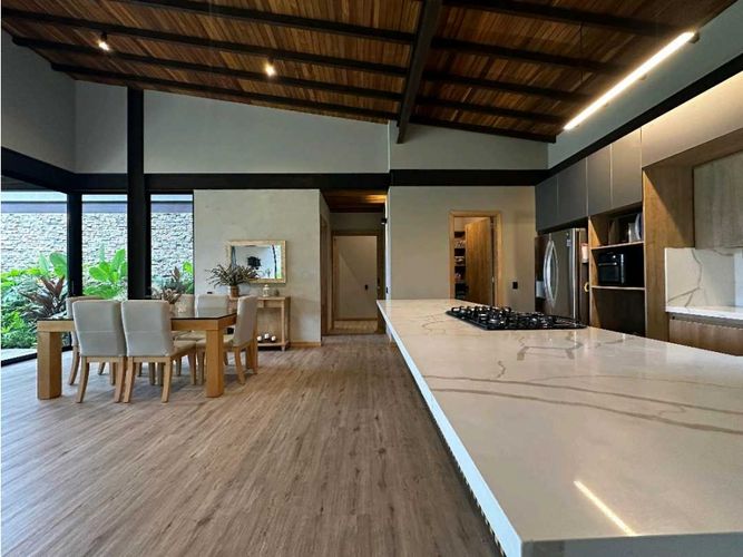 Casa de 3 alcobas en venta en Pantanillo, El Retiro, 255 m² · foto 15 de 18
