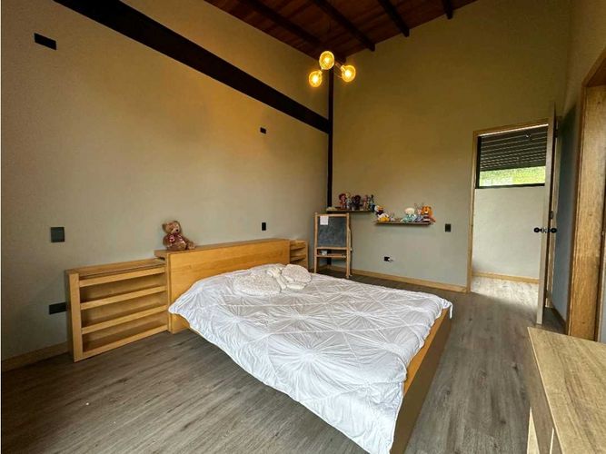 Casa de 3 alcobas en venta en Pantanillo, El Retiro, 255 m² · foto 16 de 18