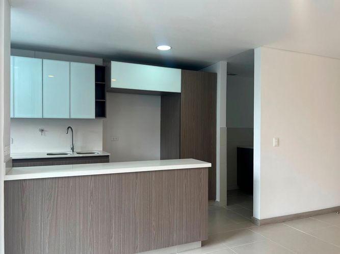 Apartamento de 2 alcobas en arriendo en Loma Del Esmeraldal, Envigado, 98 m² · foto 4 de 15