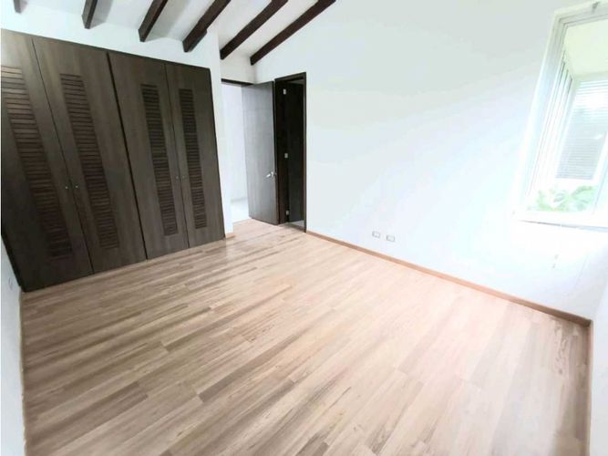 Casa de 5 alcobas en venta en Loma Del Escobero, Envigado, 400 m² · foto 10 de 24