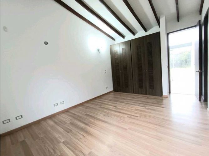 Casa de 5 alcobas en venta en Loma Del Escobero, Envigado, 400 m² · foto 15 de 24