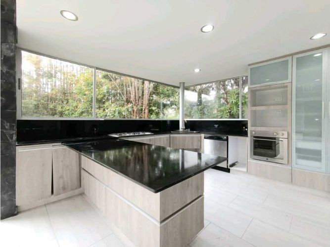 Casa de 5 alcobas en venta en Loma Del Escobero, Envigado, 400 m² · foto 16 de 24