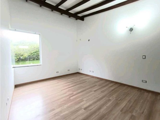 Casa de 5 alcobas en venta en Loma Del Escobero, Envigado, 400 m² · foto 18 de 24