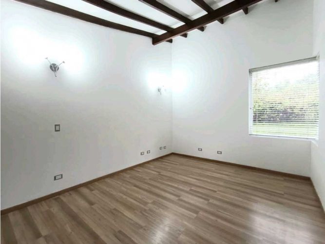 Casa de 5 alcobas en venta en Loma Del Escobero, Envigado, 400 m² · foto 20 de 24