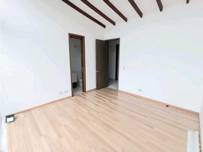 Casa de 5 alcobas en venta en Loma Del Escobero, Envigado, 400 m² · foto 21 de 24