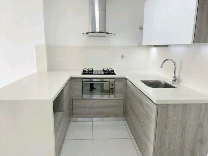 Apartamento de 3 alcobas en arriendo en Loma Del Esmeraldal, Envigado, 113 m² · foto 2 de 24