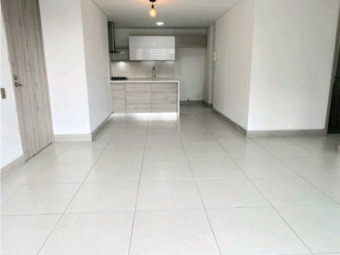 Apartamento de 3 alcobas en arriendo en Loma Del Esmeraldal, Envigado, 113 m² · foto 3 de 24