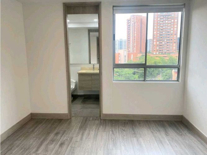 Apartamento de 3 alcobas en arriendo en Loma Del Esmeraldal, Envigado, 113 m² · foto 15 de 24