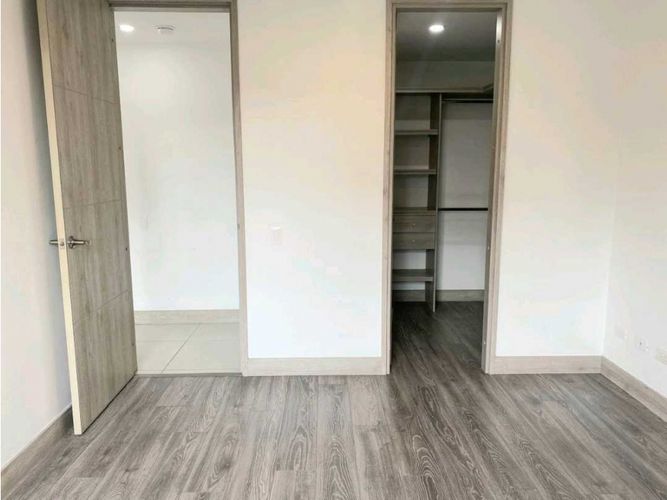 Apartamento de 3 alcobas en arriendo en Loma Del Esmeraldal, Envigado, 113 m² · foto 17 de 24