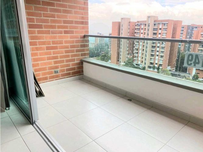 Apartamento de 3 alcobas en arriendo en Loma Del Esmeraldal, Envigado, 113 m² · foto 18 de 24