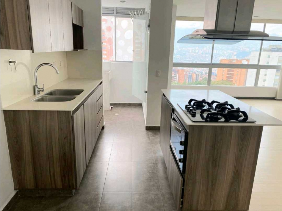 Apartamento en arriendo en Loma El Atravesado, Envigado · foto 2 de 24