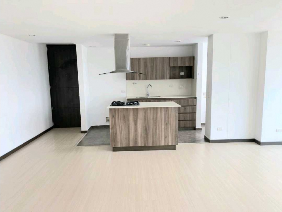 Apartamento en arriendo en Loma El Atravesado, Envigado · foto 3 de 24