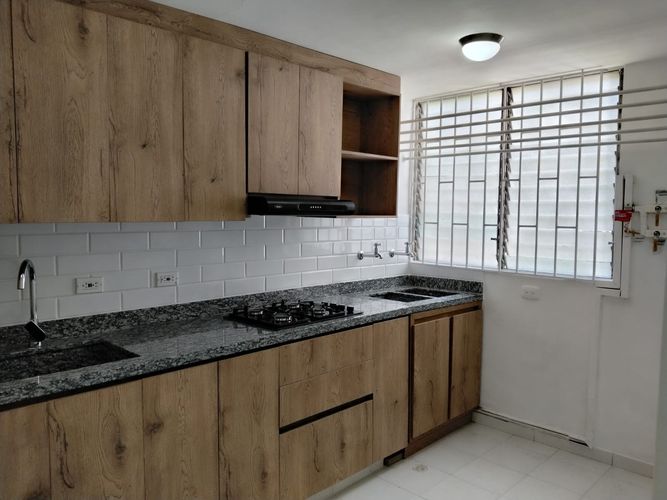 Apartamento de 3 alcobas en arriendo en El Poblado, Medellín, 73 m² · foto 2 de 17