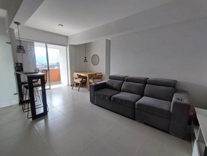 Apartamento de 3 alcobas en venta en Zona Rural, Itagüí, 81 m² · foto 2 de 24