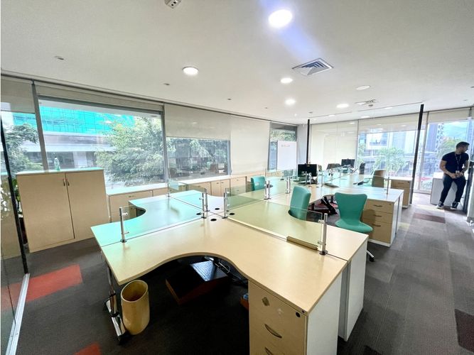 Oficina en arriendo en Milla De Oro, Medellín, 250 m² · foto 5 de 11