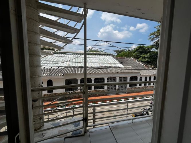 Edificio en venta en Ricardo Balcazar, Cali, 260 m² · foto 2 de 9