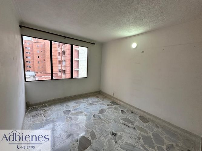 Apartamento de 4 alcobas en venta en Laureles, Medellín, 170 m² · foto 18 de 24