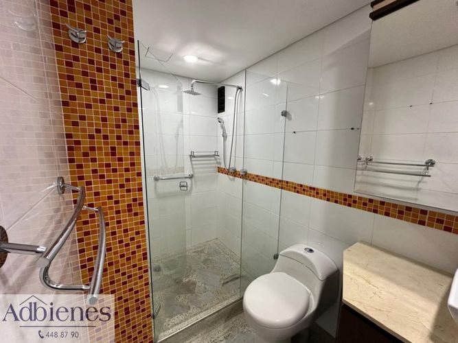 Apartamento de 4 alcobas en venta en Laureles, Medellín, 170 m² · foto 21 de 24