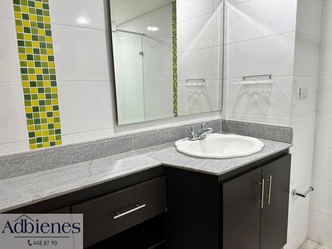 Apartamento de 4 alcobas en venta en Laureles, Medellín, 170 m² · foto 22 de 24