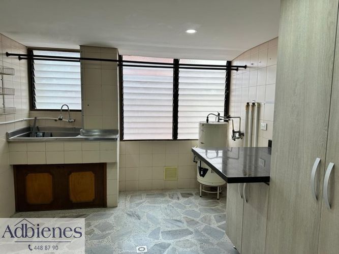 Apartamento de 4 alcobas en venta en Laureles, Medellín, 170 m² · foto 23 de 24