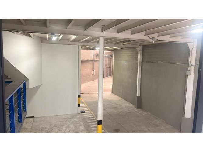 Bodega en arriendo en Trinidad, Medellín, 794 m² · foto 3 de 19