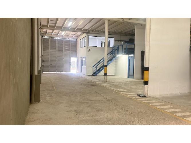 Bodega en arriendo en Trinidad, Medellín, 794 m² · foto 13 de 19
