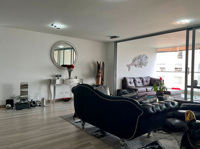 Apartamento de 3 alcobas en venta en La Pradera, Envigado, 206 m² · foto 3 de 15